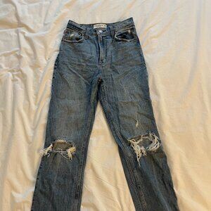 Abercrombie Ultra High Rise Ankle Straight Jeans (25S)